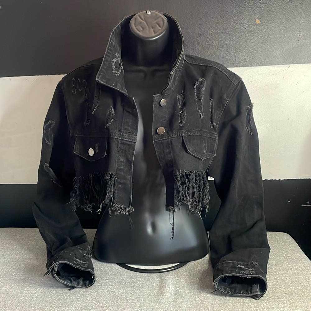 Crop black shredded Jean jacket